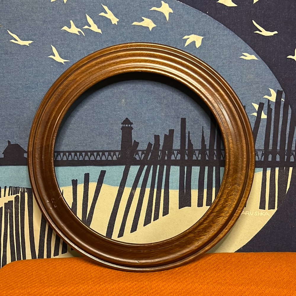 Vintage Circular Frame in 100% Mahogany Wood by Van Hygan & Smythe